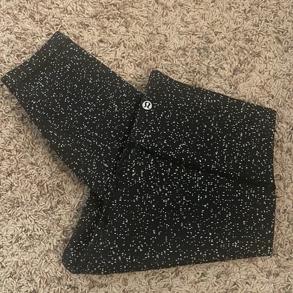 Lululemon wunder under size 10 leggings - Picture 4 of 4